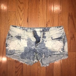 super cute blue jean shorts!